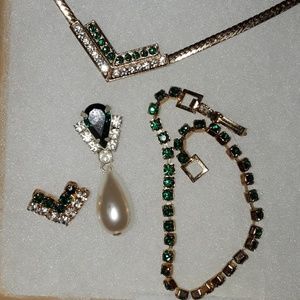 Amazing 4 piece Jewelry set!!!